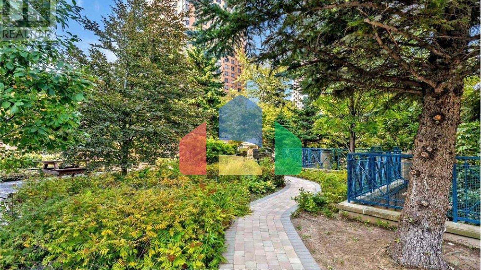 Residential - Condo/Apartment - Toronto, Canada - Canada