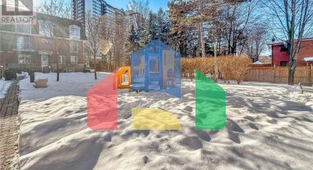 Residential - Townhouse - Toronto, Canada - Canada