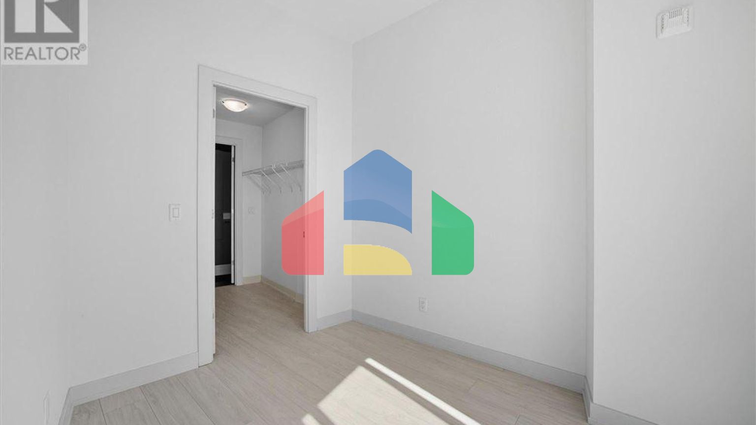 Residential - Condo/Apartment - Toronto, Canada - Canada