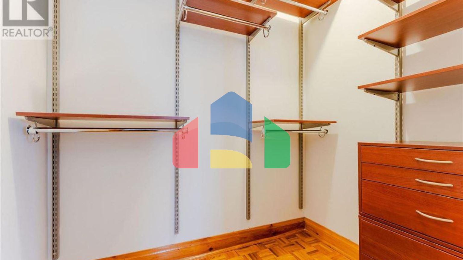 Residential - Single Family Home - Toronto, Canada - Canada