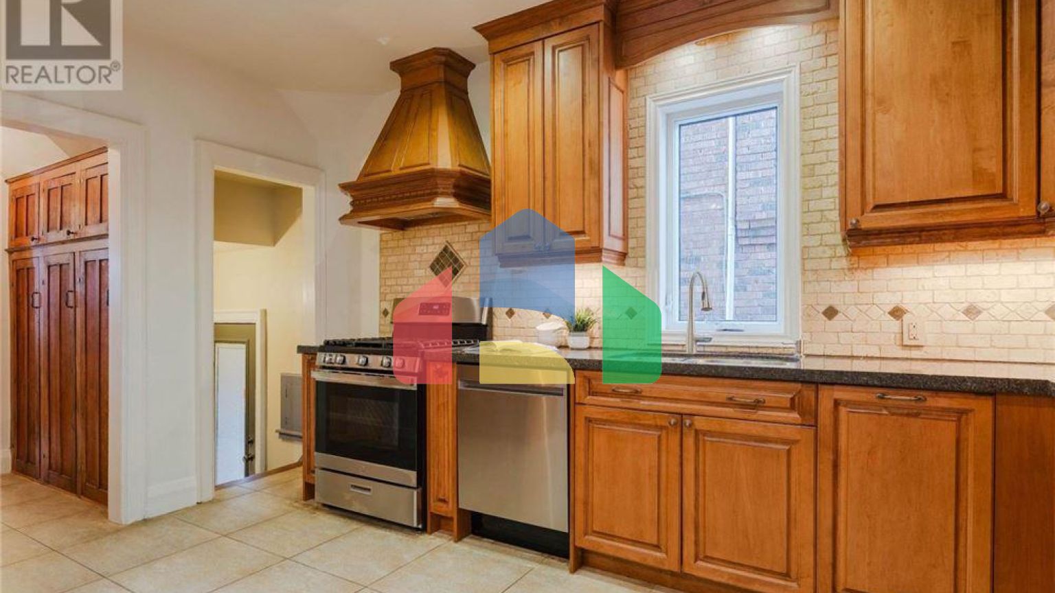 Residential - Single Family Home - Toronto, Canada - Canada