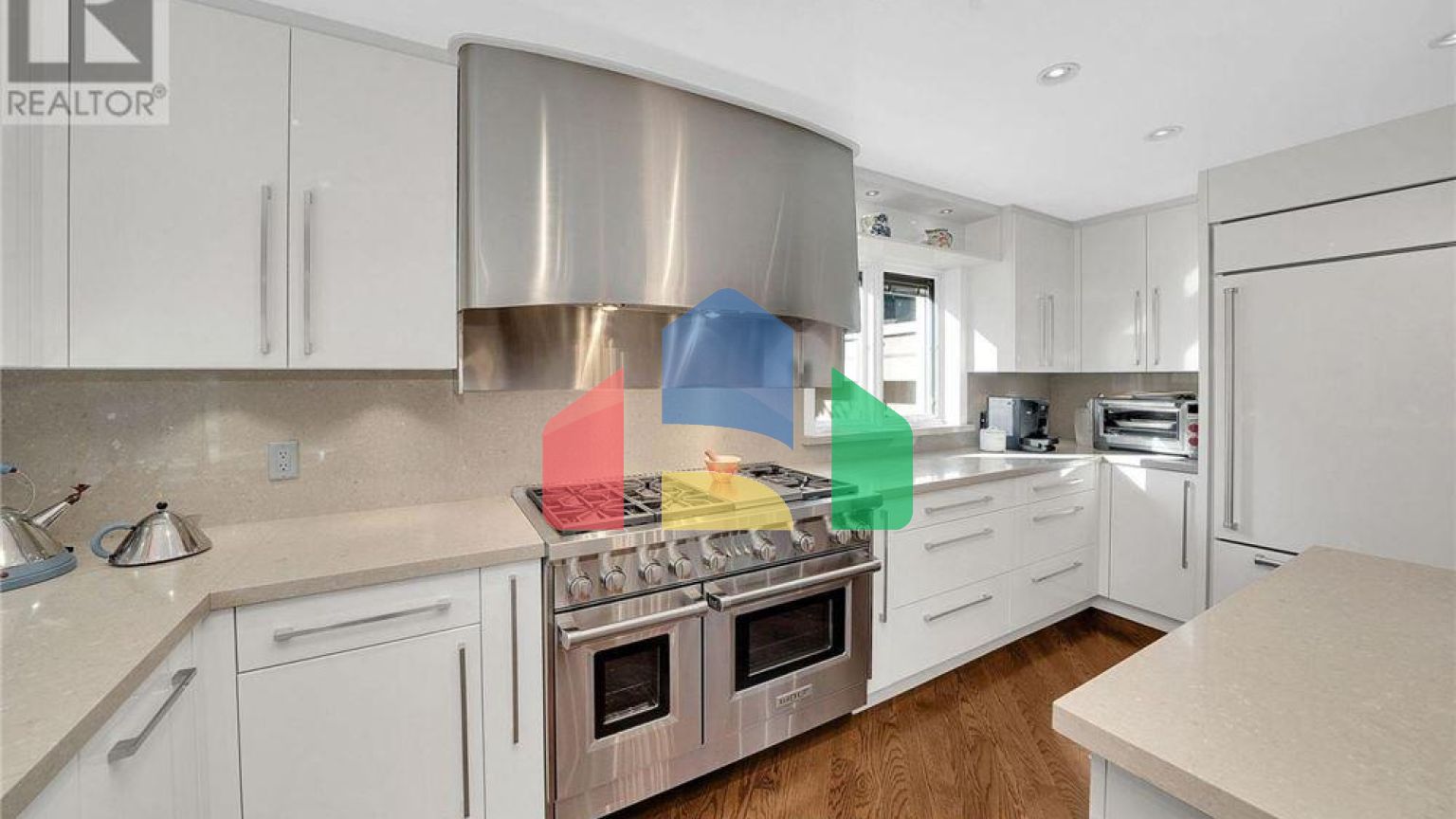 Residential - Single Family Home - Toronto, Canada - Canada