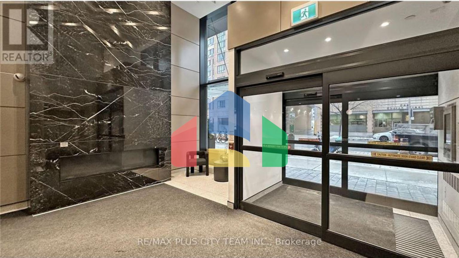 Residential - Single Family Home - Toronto, Canada - Canada