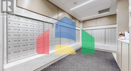 Residential - Single Family Home - Toronto, Canada - Canada