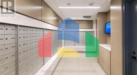 Residential - Single Family Home - Toronto, Canada - Canada