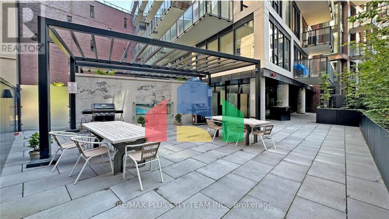 Residential - Single Family Home - Toronto, Canada - Canada