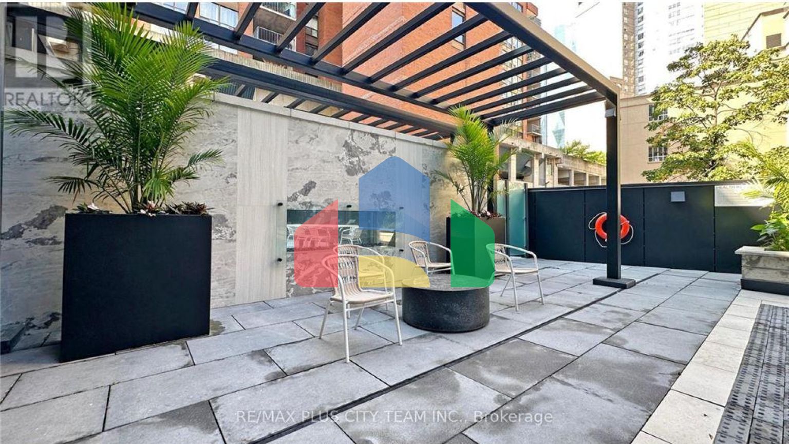 Residential - Single Family Home - Toronto, Canada - Canada