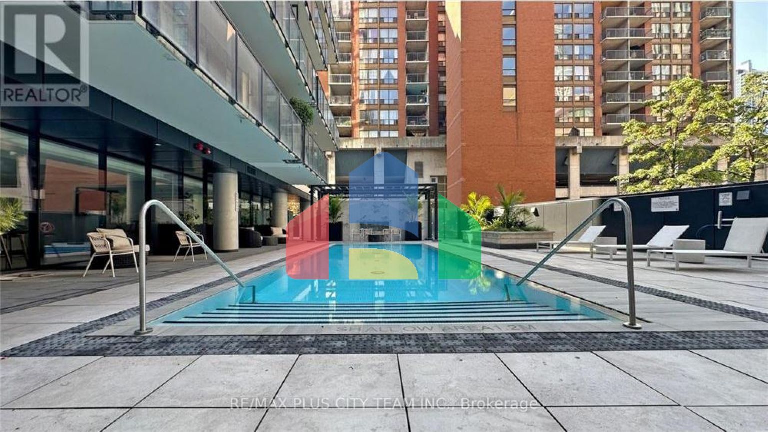 Residential - Single Family Home - Toronto, Canada - Canada