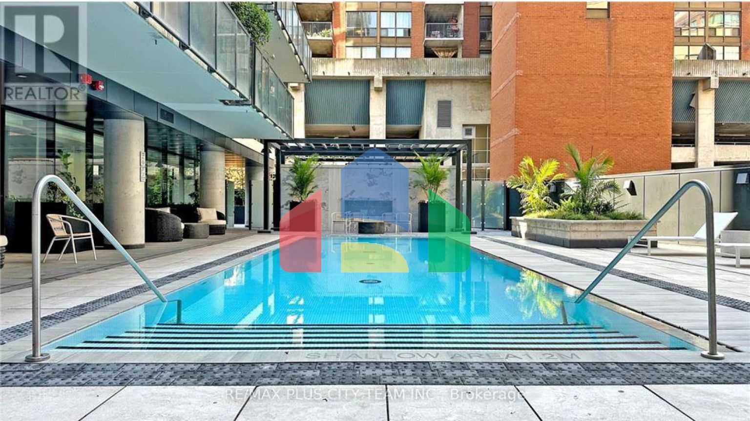 Residential - Single Family Home - Toronto, Canada - Canada