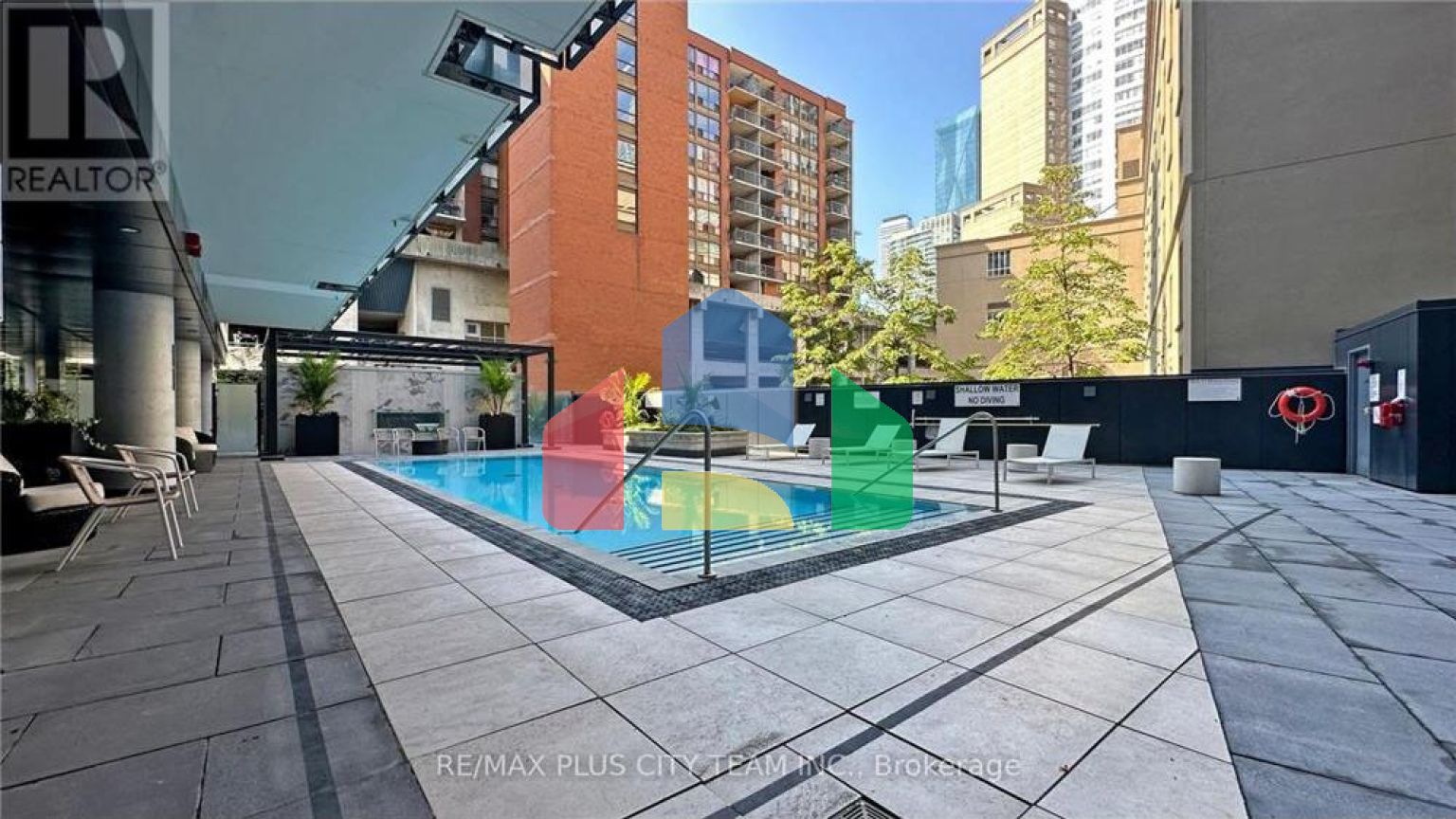 Residential - Single Family Home - Toronto, Canada - Canada