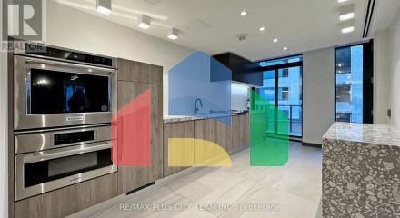 Residential - Single Family Home - Toronto, Canada - Canada