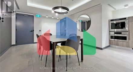 Residential - Single Family Home - Toronto, Canada - Canada