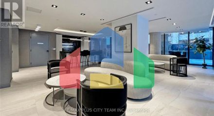 Residential - Single Family Home - Toronto, Canada - Canada