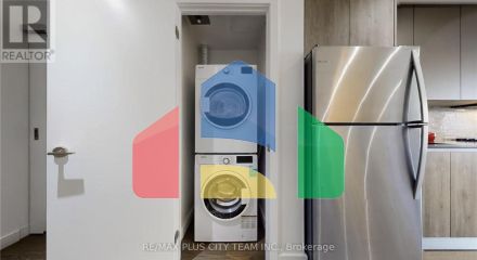 Residential - Single Family Home - Toronto, Canada - Canada