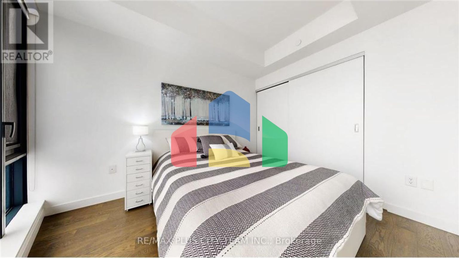 Residential - Single Family Home - Toronto, Canada - Canada