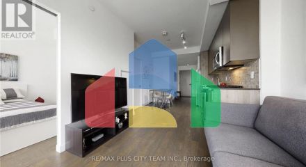 Residential - Single Family Home - Toronto, Canada - Canada