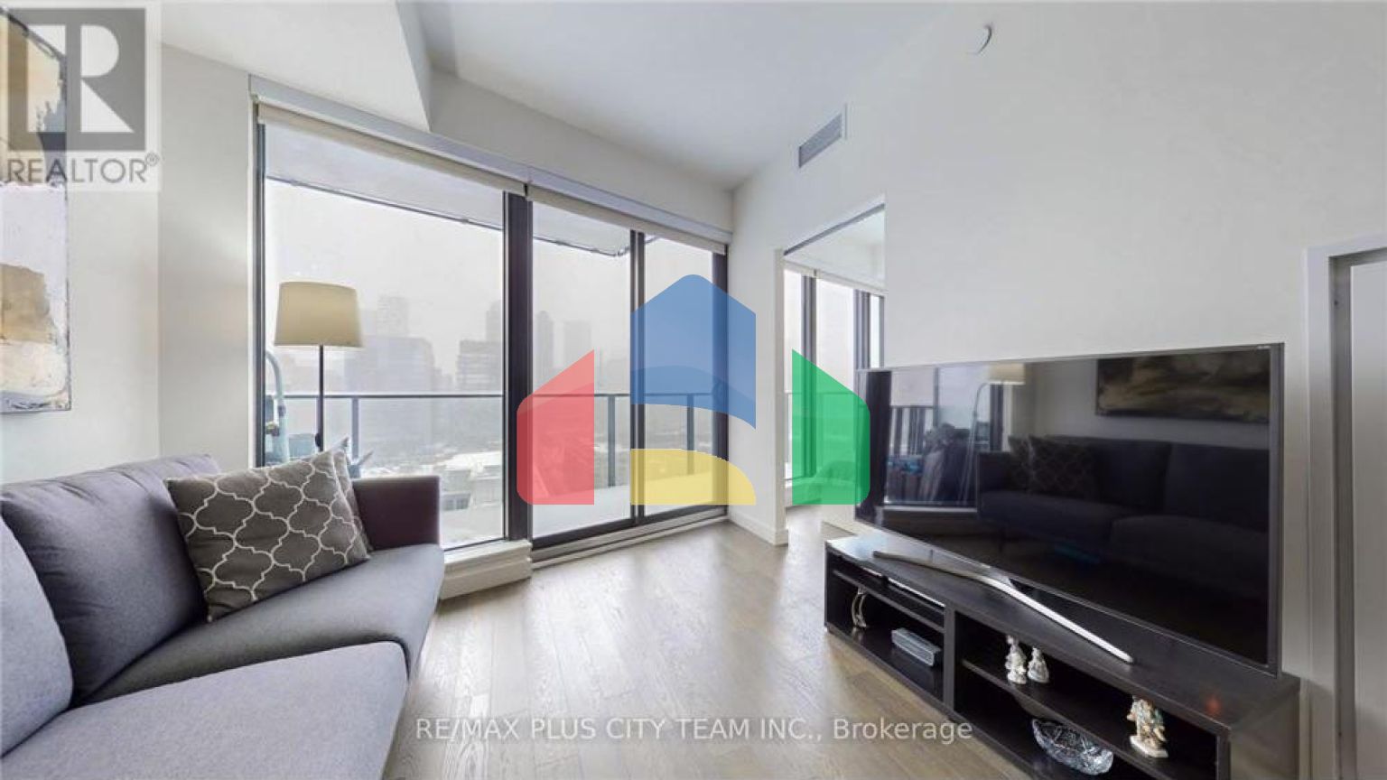 Residential - Single Family Home - Toronto, Canada - Canada