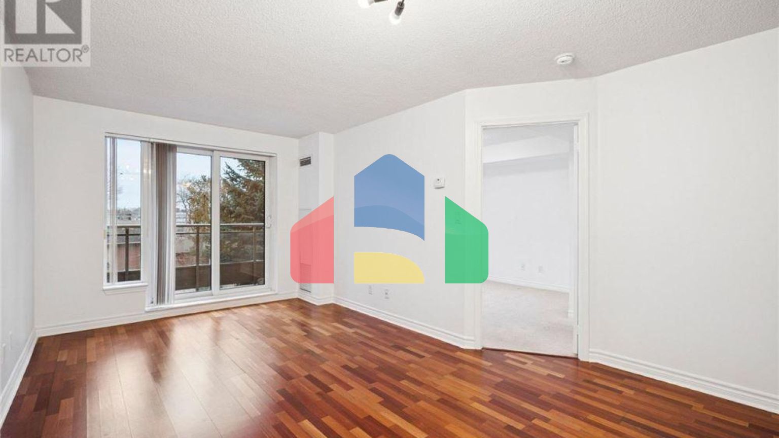 Residential - Single Family Home - Toronto, Canada - Canada