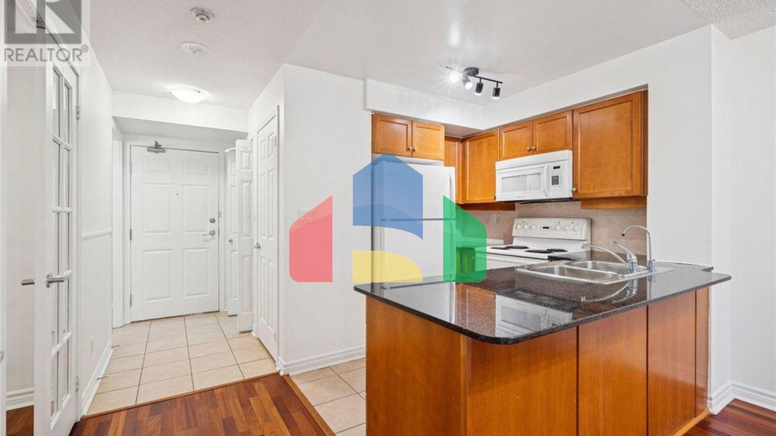 Residential - Single Family Home - Toronto, Canada - Canada