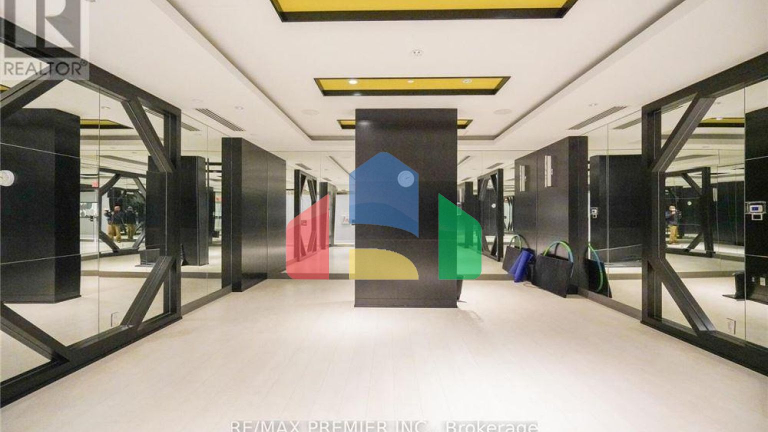 Residential - Condo/Apartment - Toronto, Canada - Canada