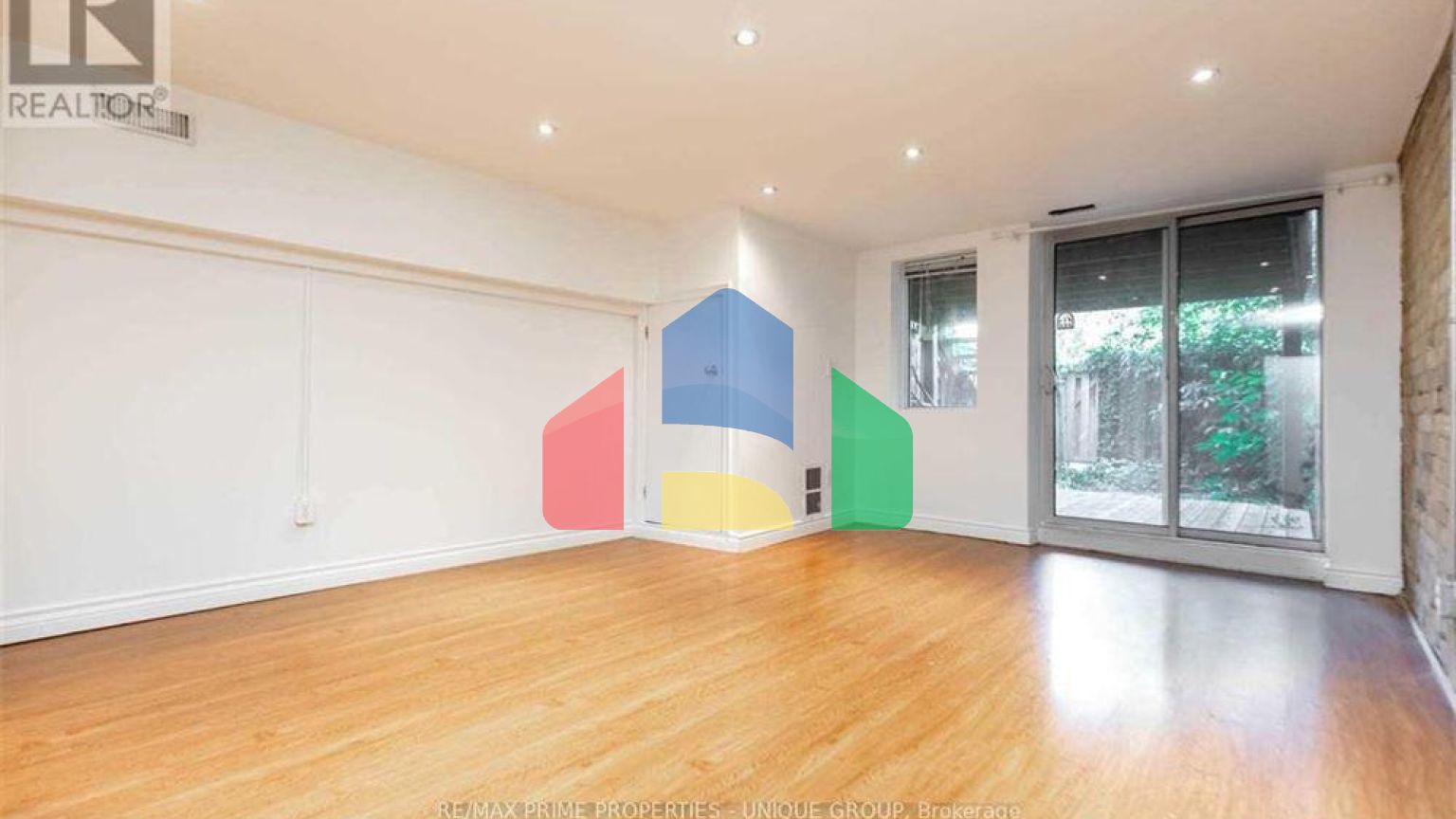 Residential - Single Family Home - Toronto, Canada - Canada