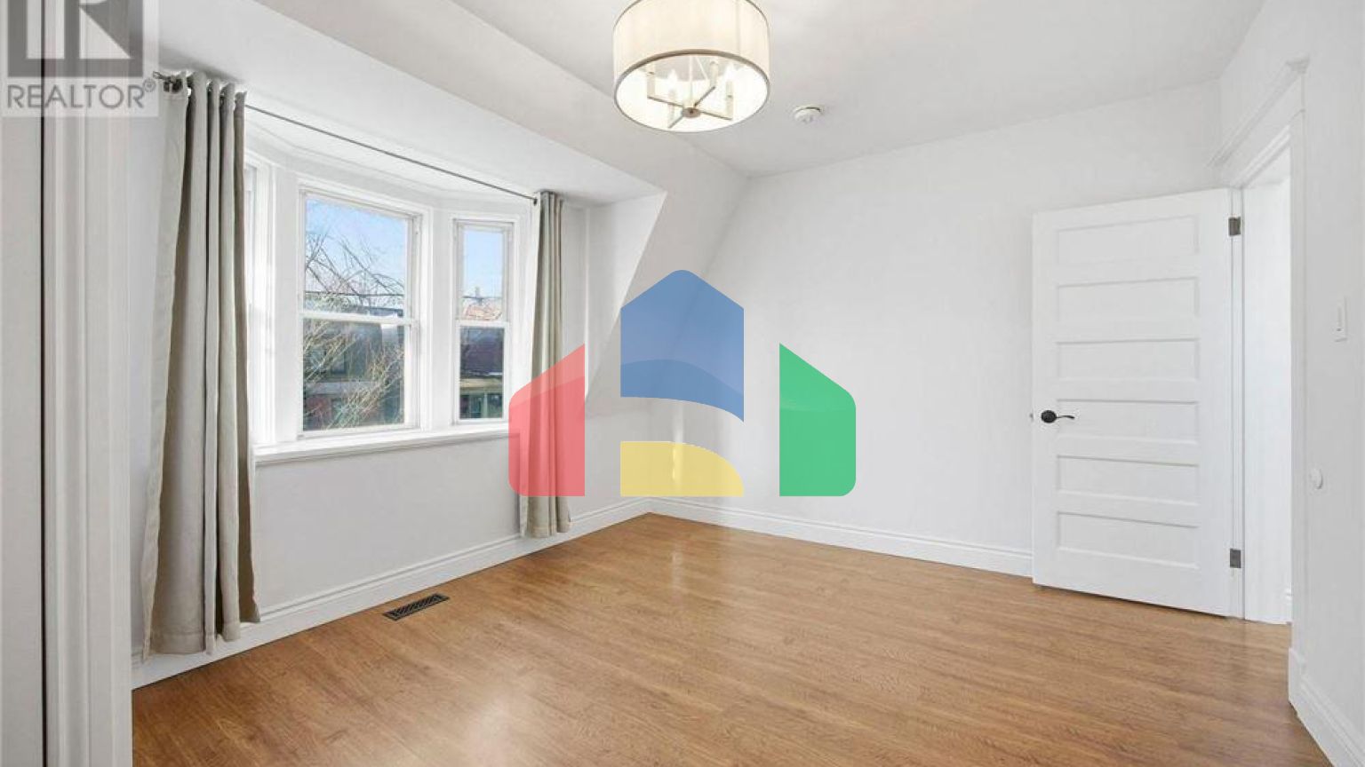 Residential - Single Family Home - Toronto, Canada - Canada