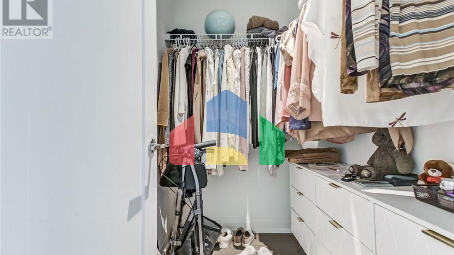 Residential - Condo/Apartment - Toronto, Canada - Canada