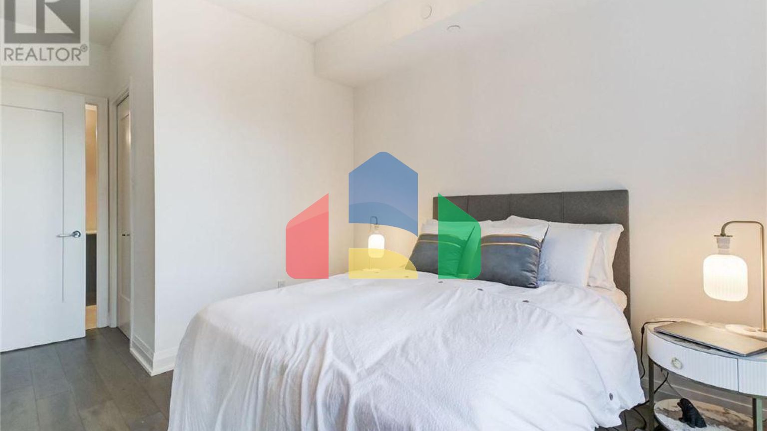 Residential - Condo/Apartment - Toronto, Canada - Canada