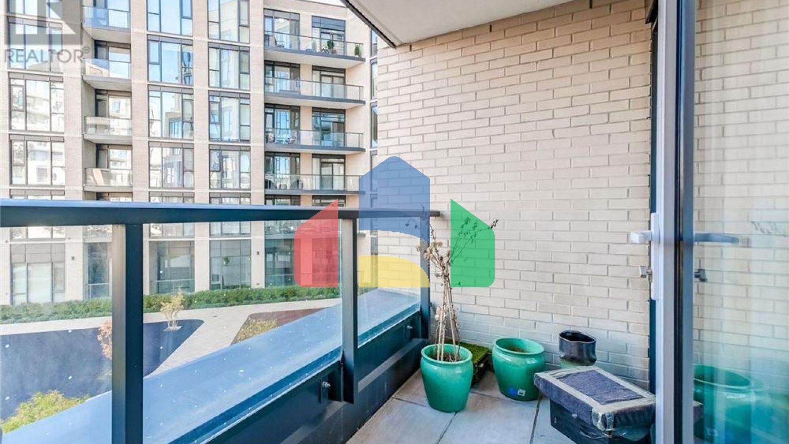 Residential - Condo/Apartment - Toronto, Canada - Canada