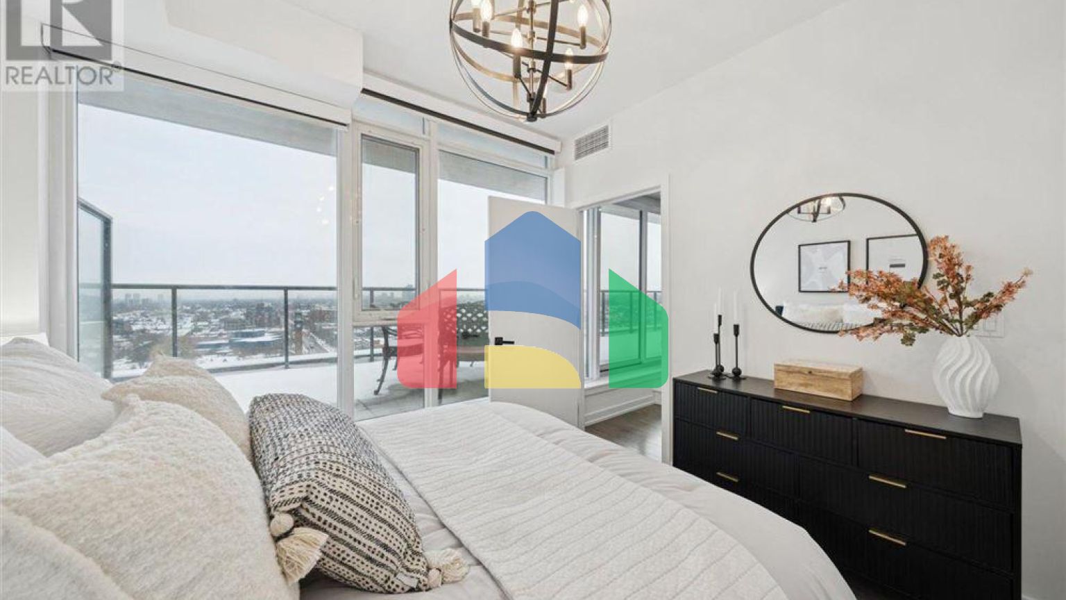 Residential - Single Family Home - Toronto, Canada - Canada