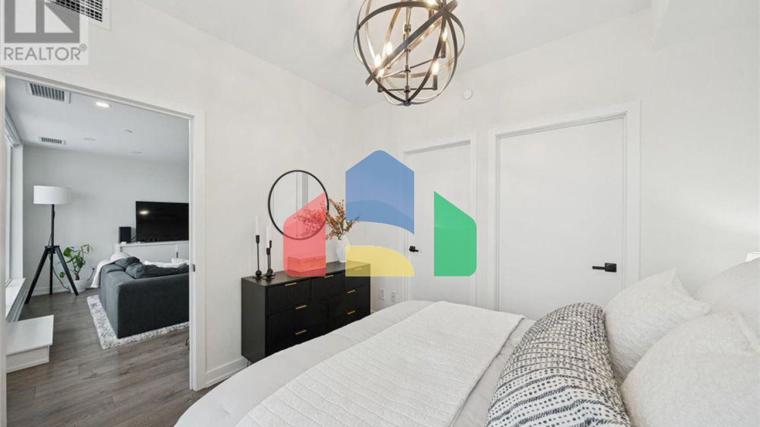 Residential - Single Family Home - Toronto, Canada - Canada