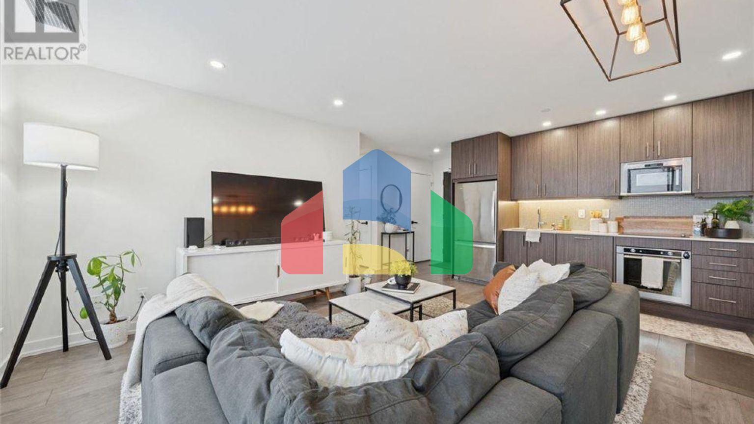 Residential - Single Family Home - Toronto, Canada - Canada