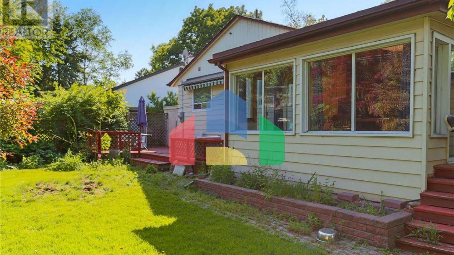 Residential - Single Family Home - Toronto, Canada - Canada