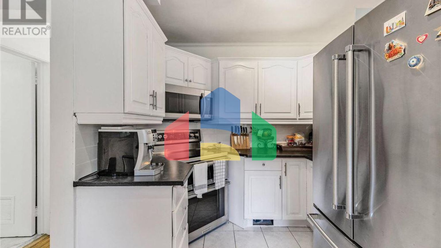 Residential - Single Family Home - Toronto, Canada - Canada