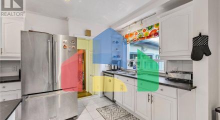 Residential - Single Family Home - Toronto, Canada - Canada