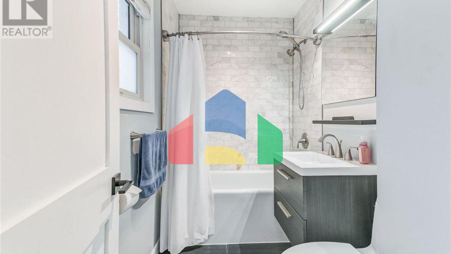 Residential - Single Family Home - Toronto, Canada - Canada