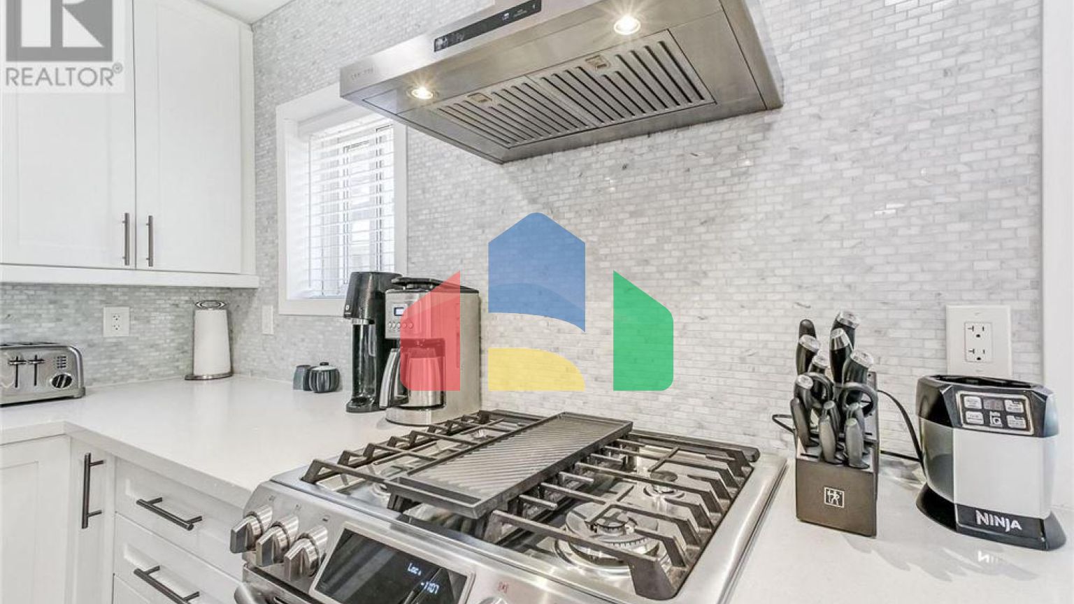 Residential - Single Family Home - Toronto, Canada - Canada