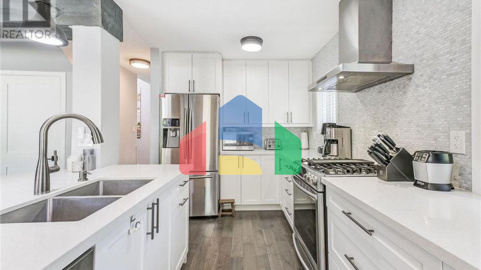 Residential - Single Family Home - Toronto, Canada - Canada