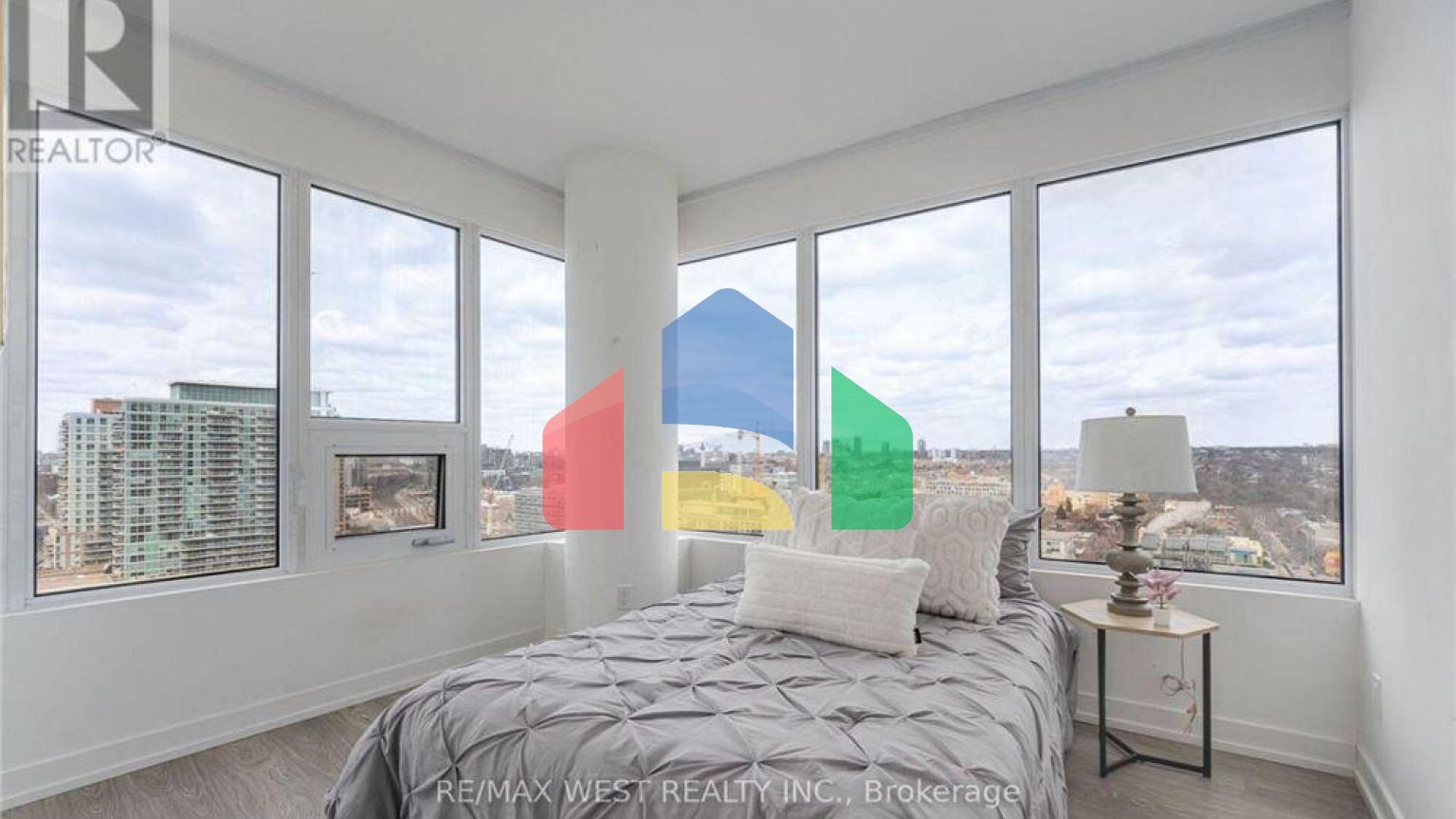 Residential - Single Family Home - Toronto, Canada - Canada