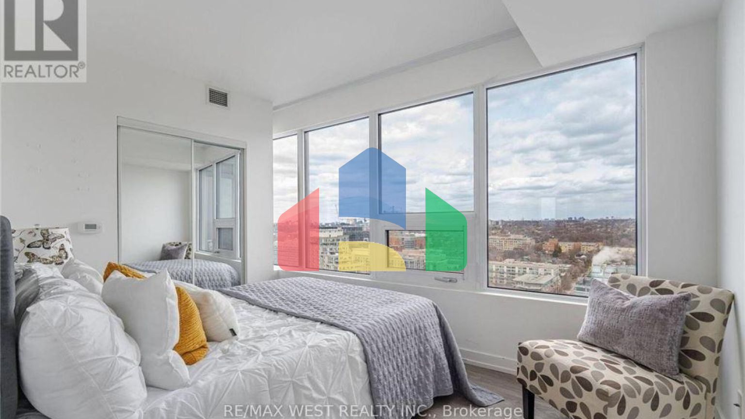 Residential - Single Family Home - Toronto, Canada - Canada