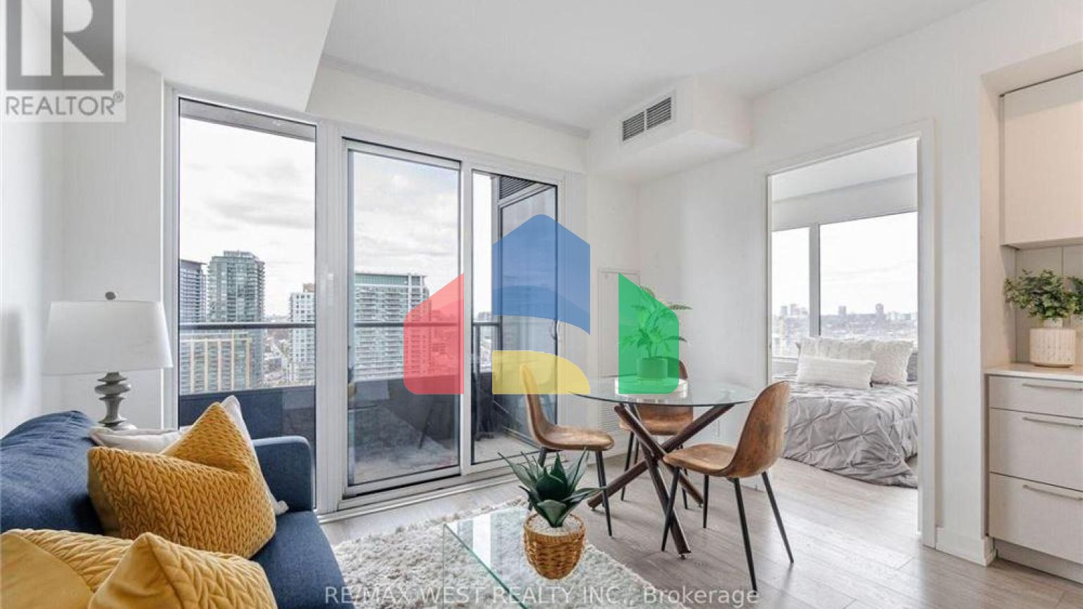 Residential - Single Family Home - Toronto, Canada - Canada