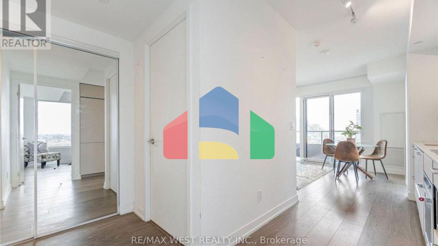 Residential - Single Family Home - Toronto, Canada - Canada