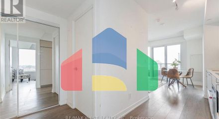 Residential - Single Family Home - Toronto, Canada - Canada