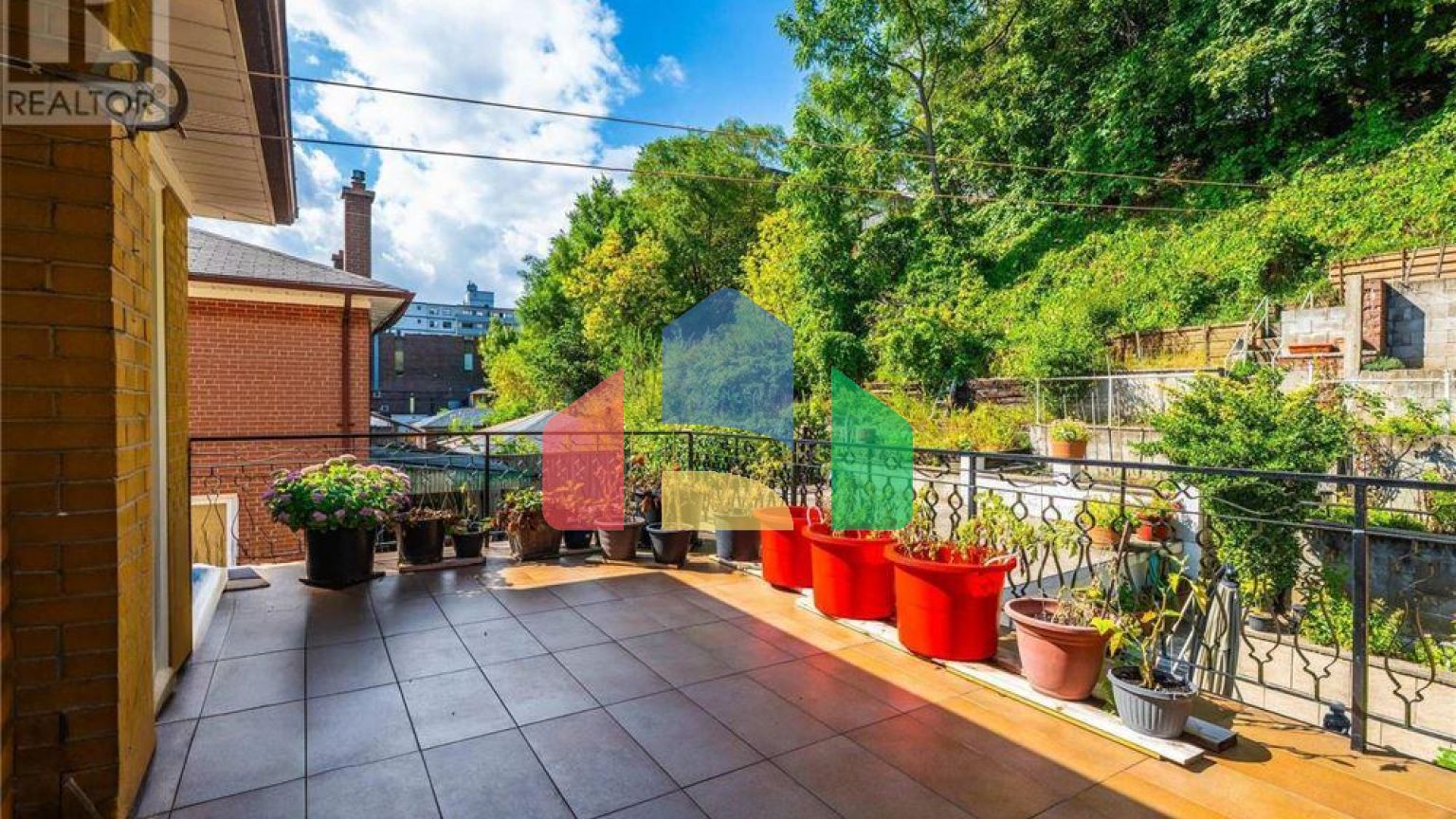 Residential - Single Family Home - Toronto, Canada - Canada