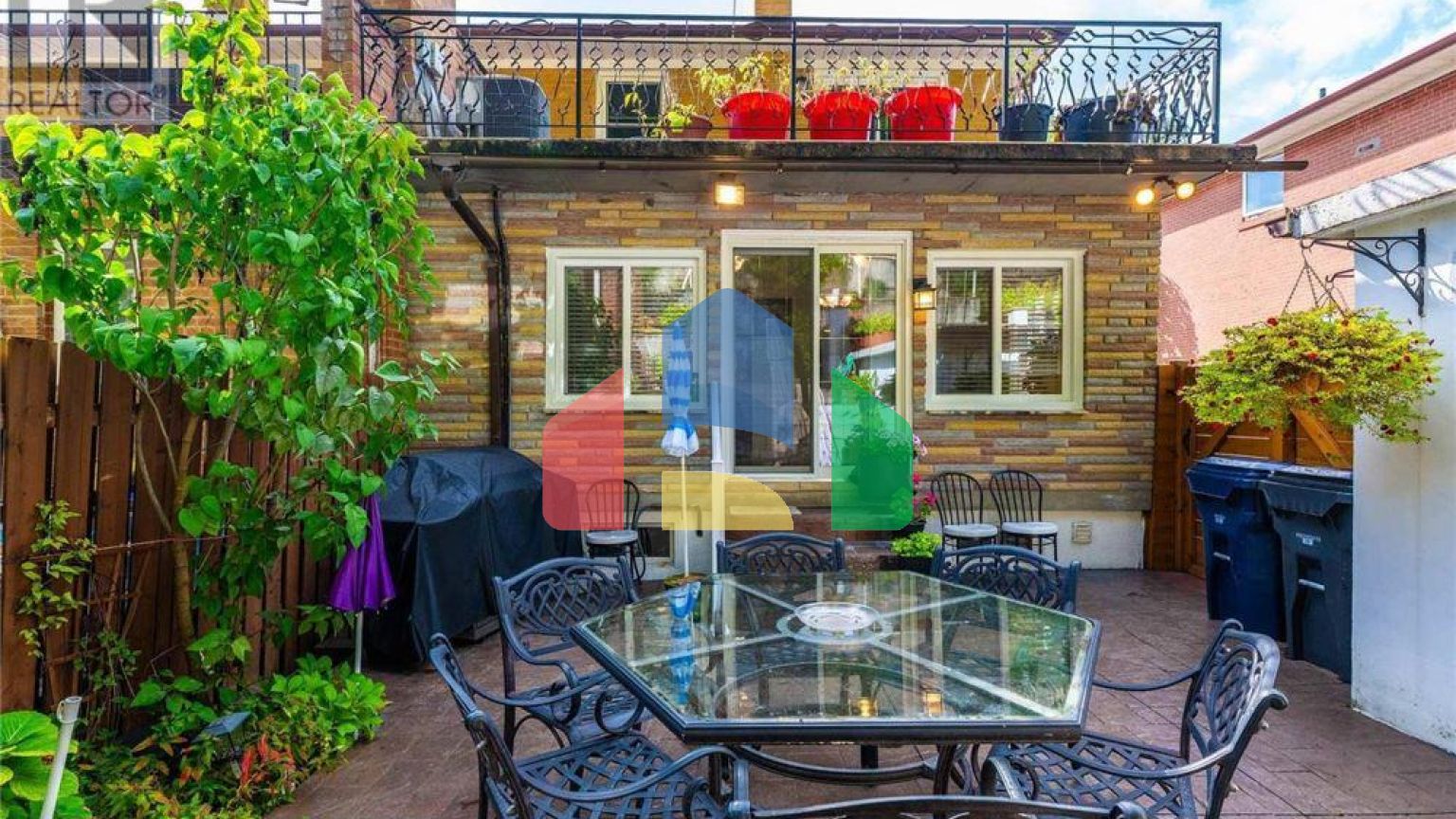 Residential - Single Family Home - Toronto, Canada - Canada