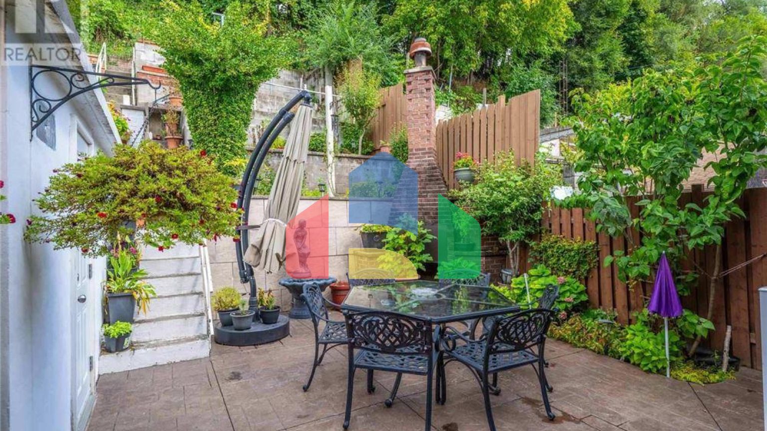 Residential - Single Family Home - Toronto, Canada - Canada