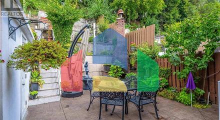 Residential - Single Family Home - Toronto, Canada - Canada