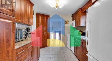 Residential - Single Family Home - Toronto, Canada - Canada