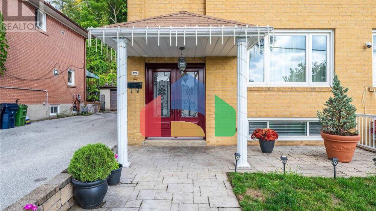 Residential - Single Family Home - Toronto, Canada - Canada