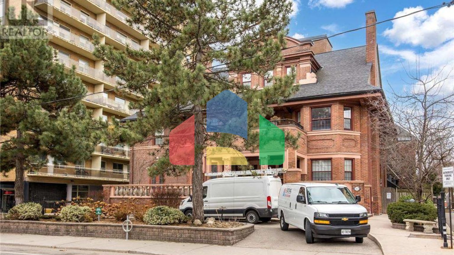 Residential - Single Family Home - Toronto, Canada - Canada